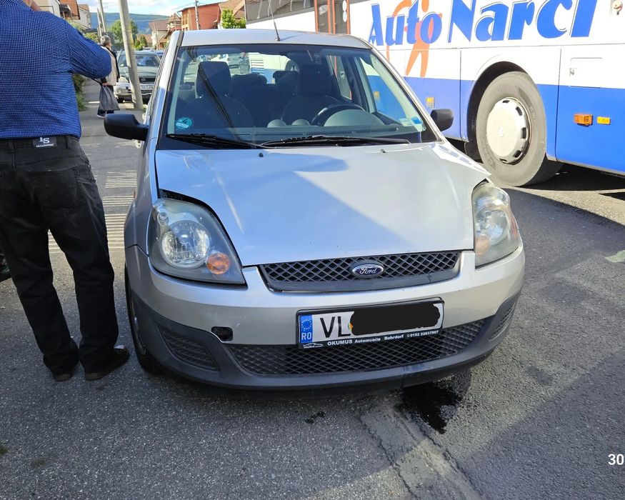 Ford Fiesta automat, avariat, interior f bine, anvel noi, jante aliaj
