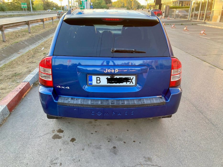 Продавам джип компас газ бензин