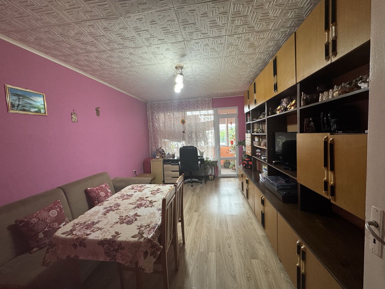 Продава се Тристаен апартамент в Търговище, Център - 81 кв.м за 1064 €/кв.м - Снимка #2