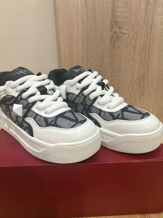 Обувки Valentino