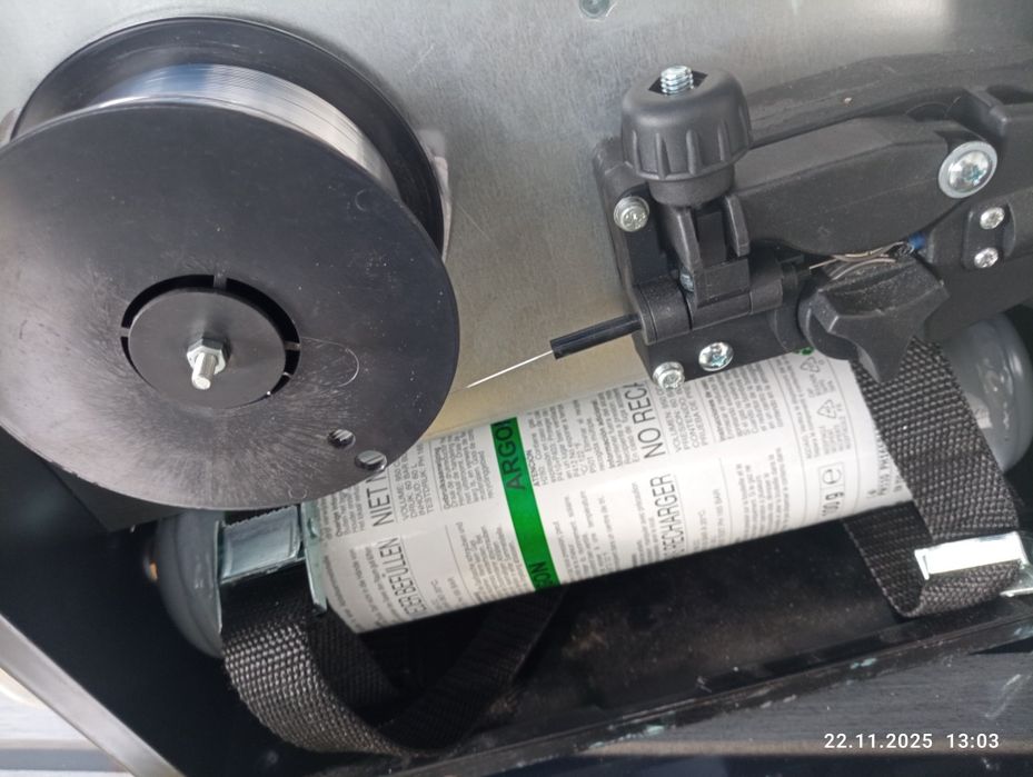 Aparat sudura cu sirma și electrod