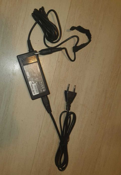 Incarcator alimentato Toshiba original 65w 19v 3.42a PA3917U 1ACA Asus