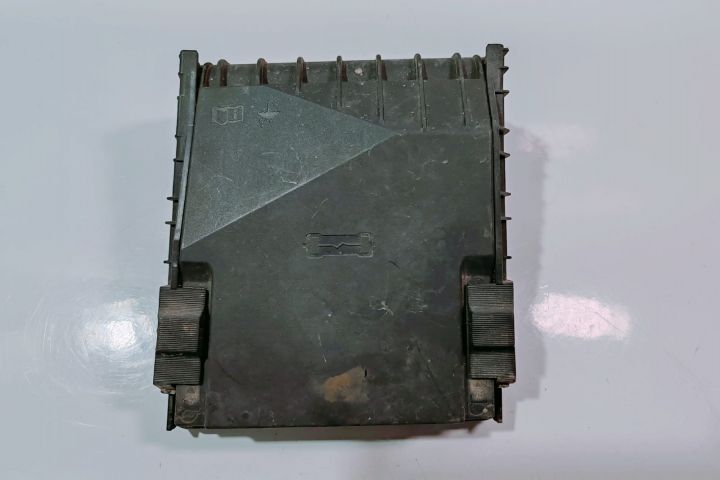 Capac  Panou sigurante 1K0937132F Volkswagen VW Golf a 5-a generatie