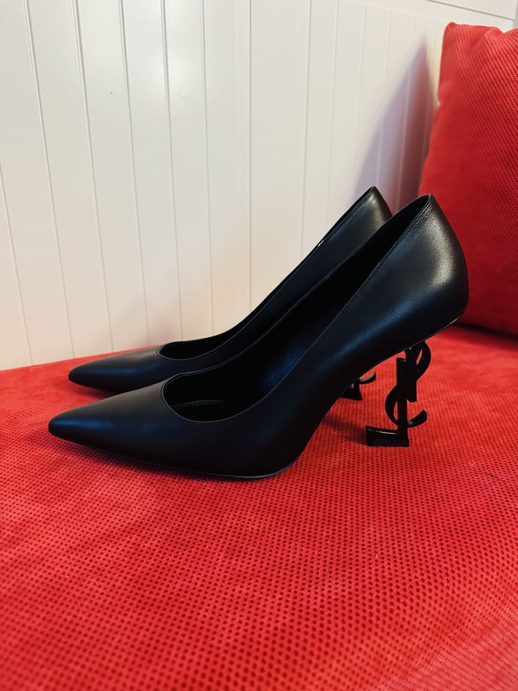 Обувки YSL,естествена кожа,черен цвят