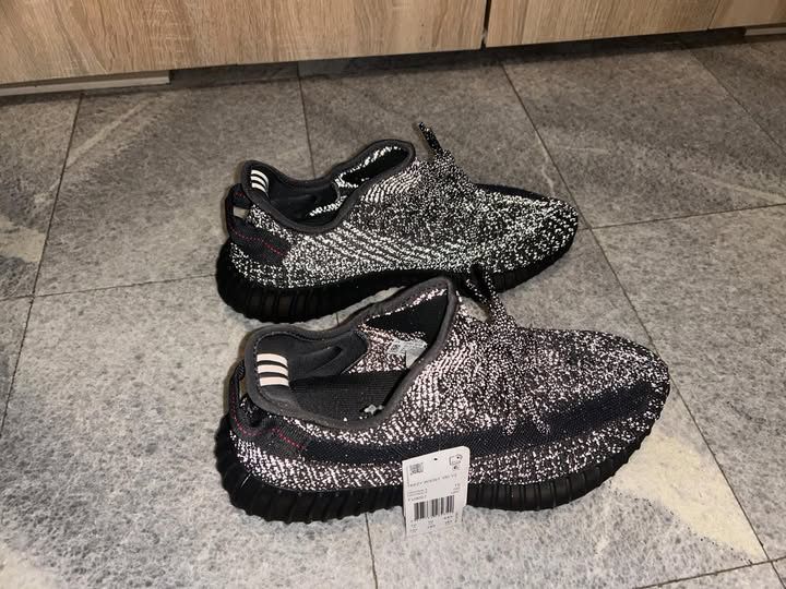 Yeezy 350 Black Reflective | Чисто нови