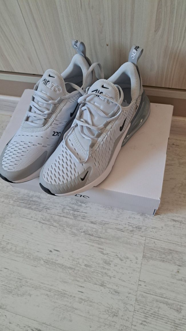 Nike W Air Max 270