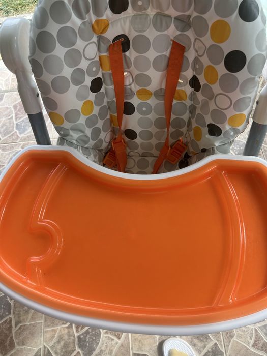 Scaun cu masuta de bebe