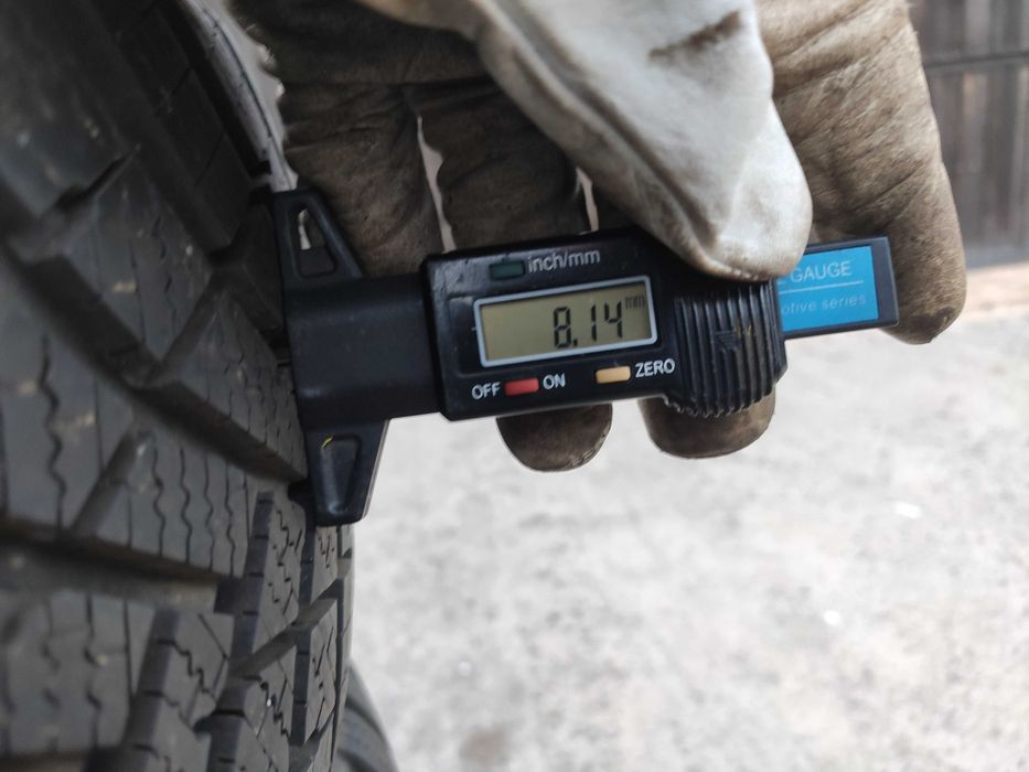 2бр Като нови Зимни гуми 205 60 16 - Hankook - DOT 2023