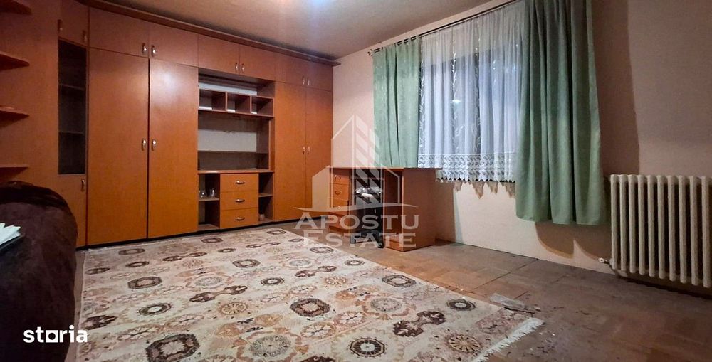 Apartament spatios, cu 2 camere decomandat