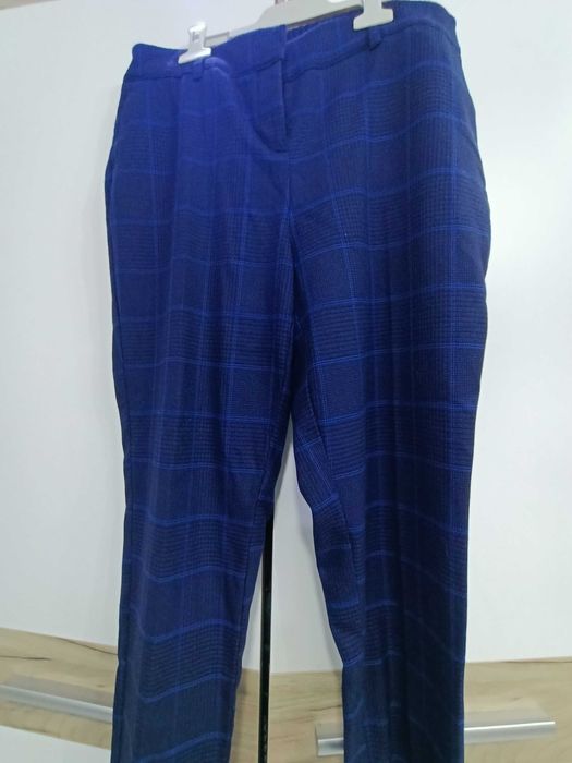 pantaloni groși de damă