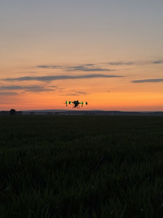 Prestari servicii cu drona agricola