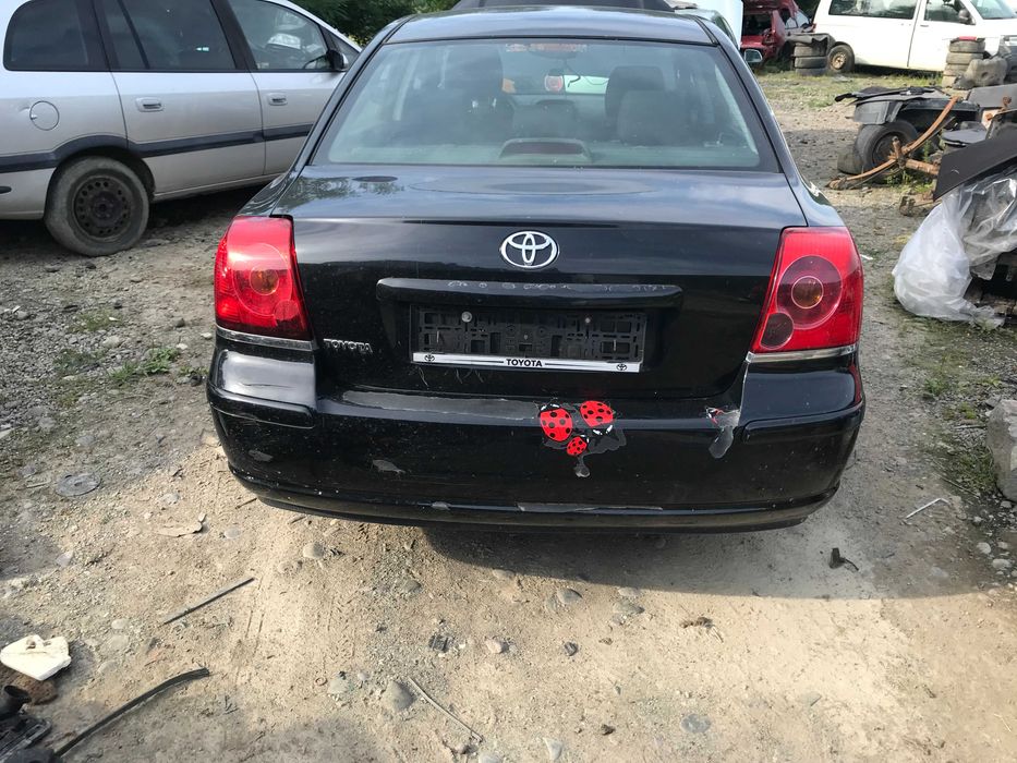 Dezmembrez-Piese Toyota Avensis T25 2.0 D4D 85 kW si 1.8 Benzina