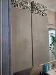 Dulap suspendat cu dimensiuni 90 cm x 40 cm x 36, rafturi sticla