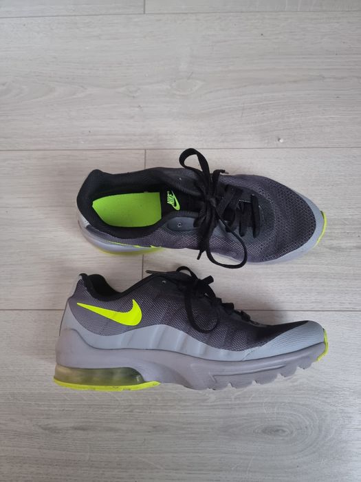 Nike Air Max INVIGOR 38.5