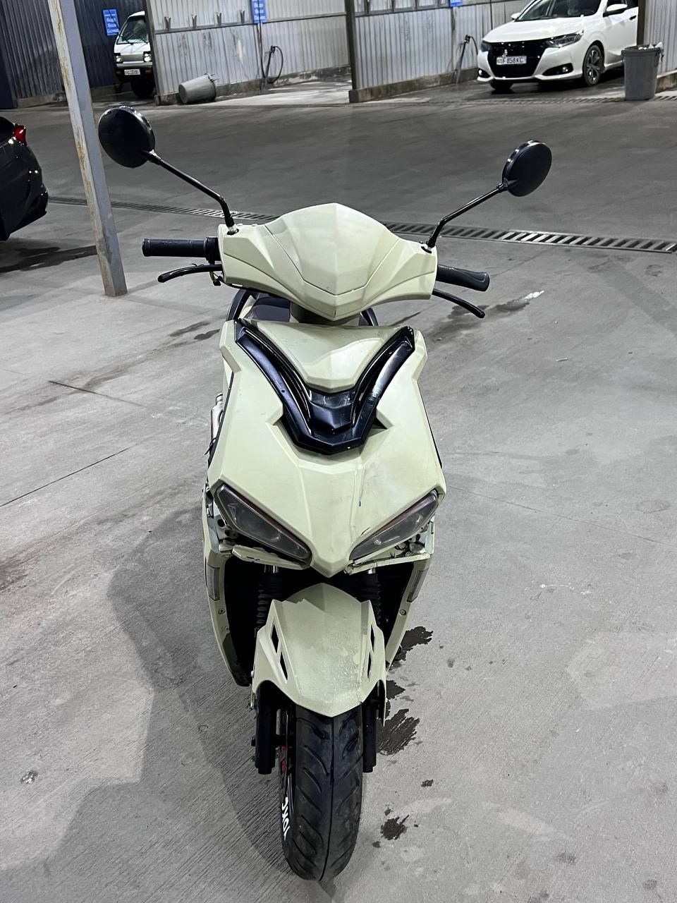 Skuter R3 sotiladi