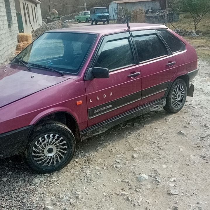Vaz 2109 samara   sotiladi
