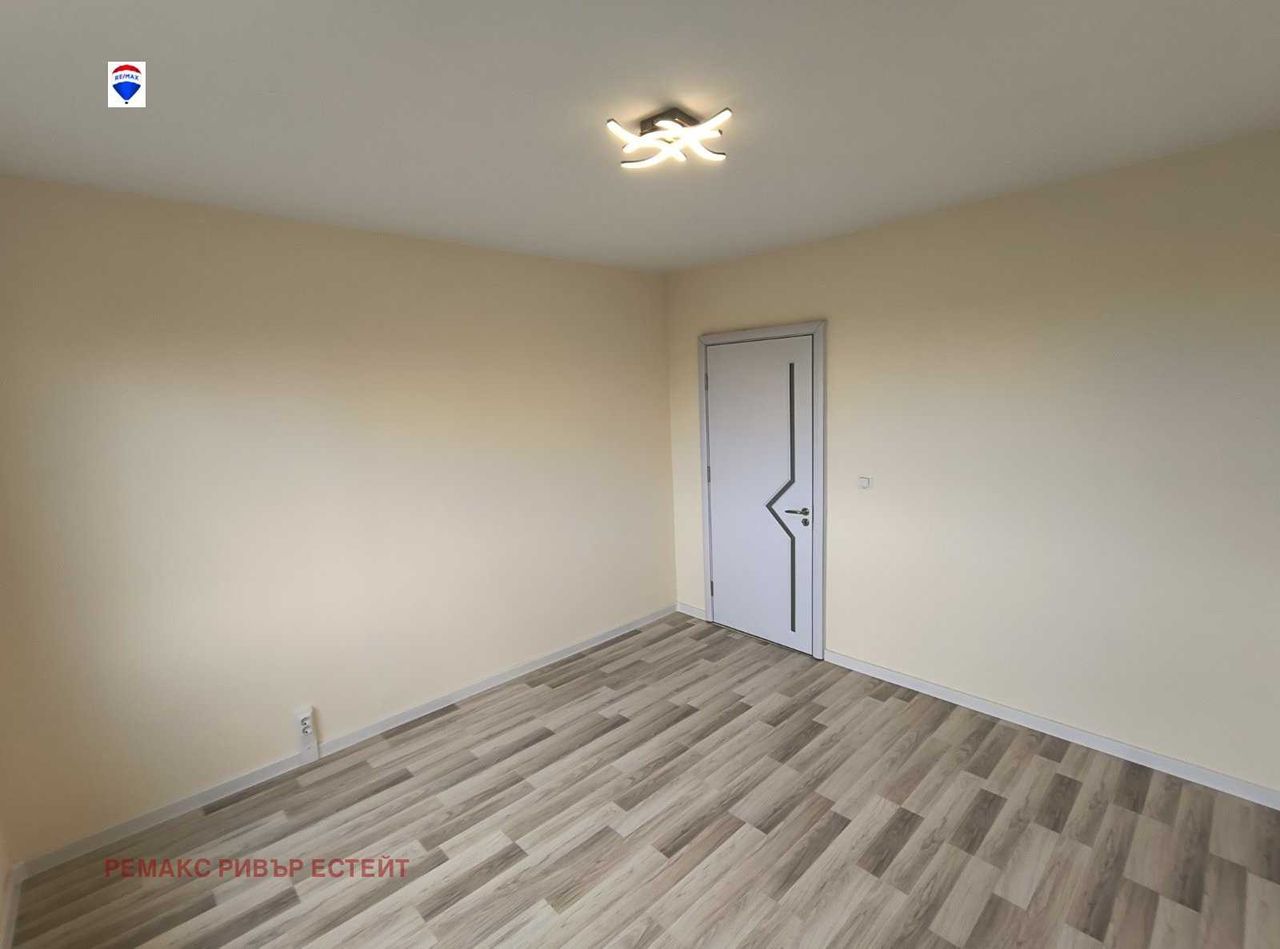 Продава се Тристаен апартамент в Русе, Възраждане - 80 кв.м за 1334 €/кв.м - Снимка #3