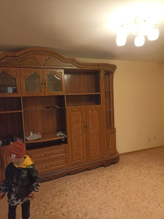 Продам сервант в хорошом состоянии