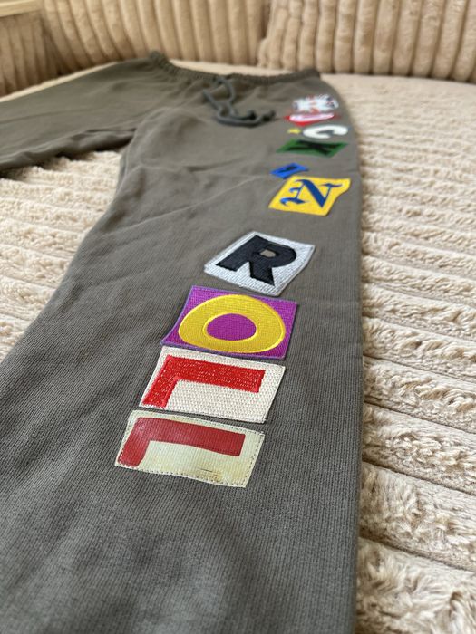 Holly интересен анцуг