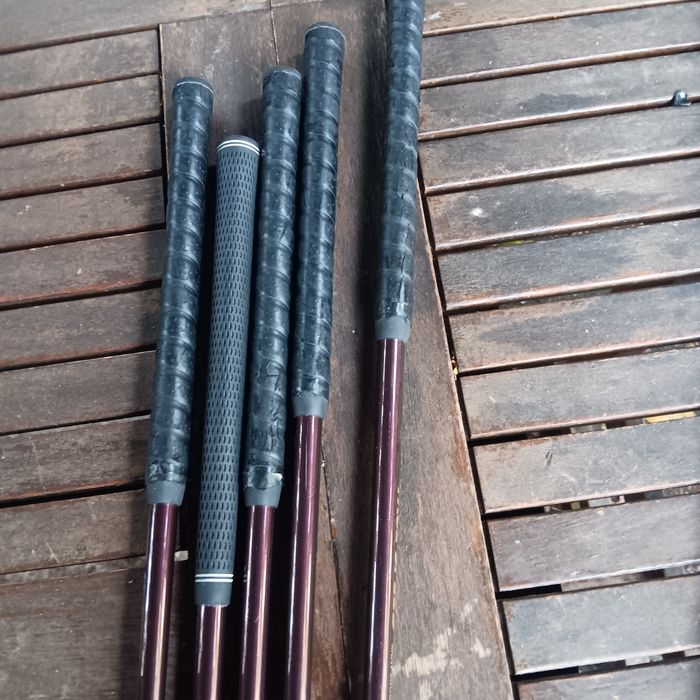 Две чанти със стикове за голф