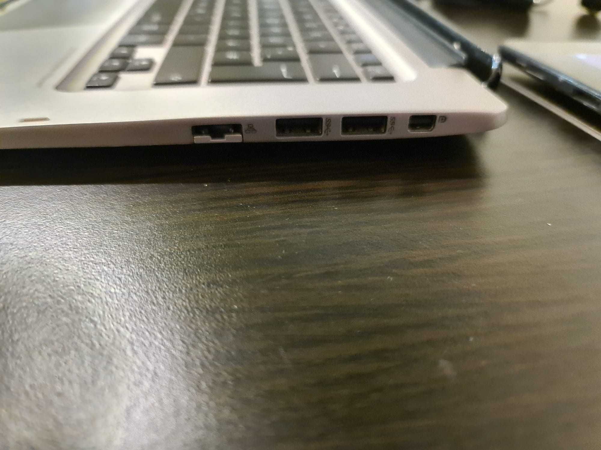 Laptop Tabletă Asus 2 in 1 I7 128GB SSD