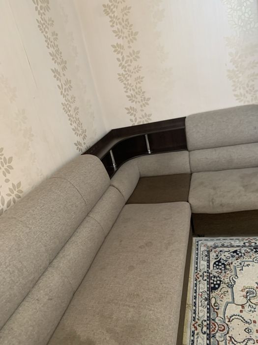 Диван и шкаф для одежды