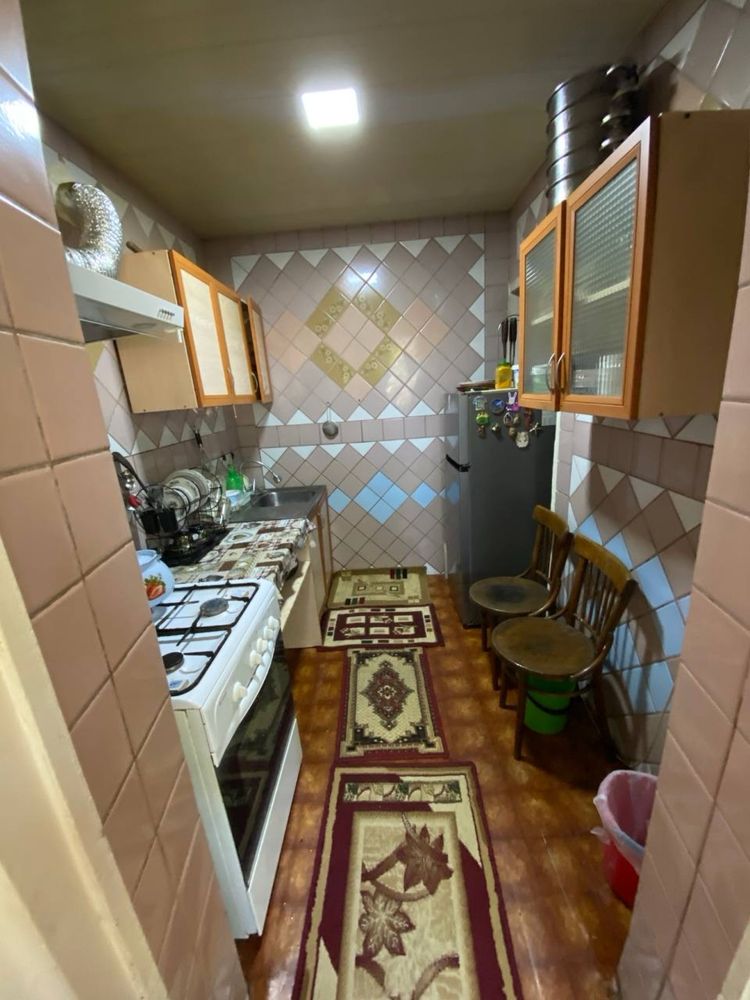 Шота Руставели 3х комнатная квартира, 3/2/4 кирпичный дом