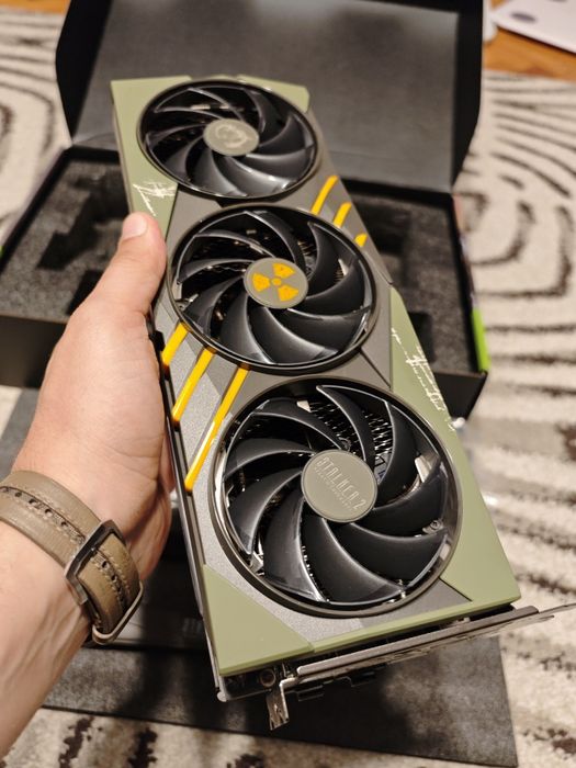 Placa video nVidia RTX 4070ti SUPER, 16gb, 10/10, fullbox