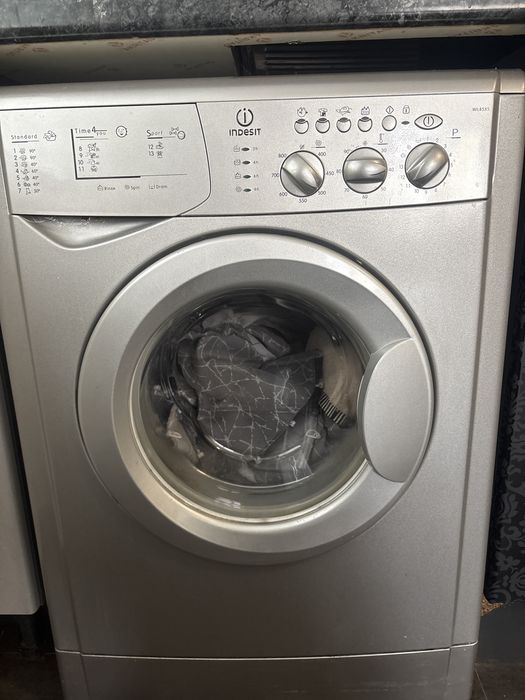 Пералня Indesit модел WIL85XS