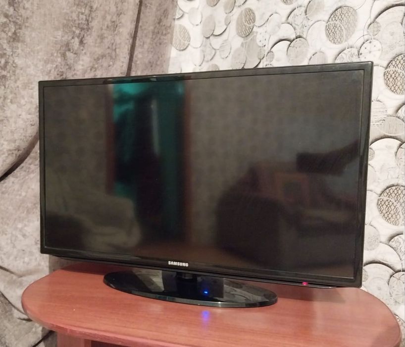 Смарт телевизор Samsung 81 см WiFi YouTube