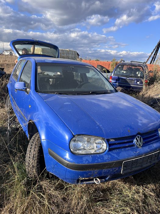 VW golf 4 за части !!!