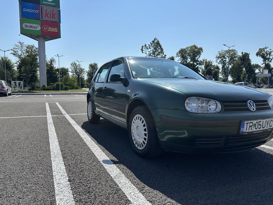 Se vinde VW Golf 4 benzina 1.4 16 V