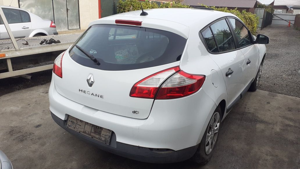 Dezmembrez Piese Renault Megane3 Din 2011