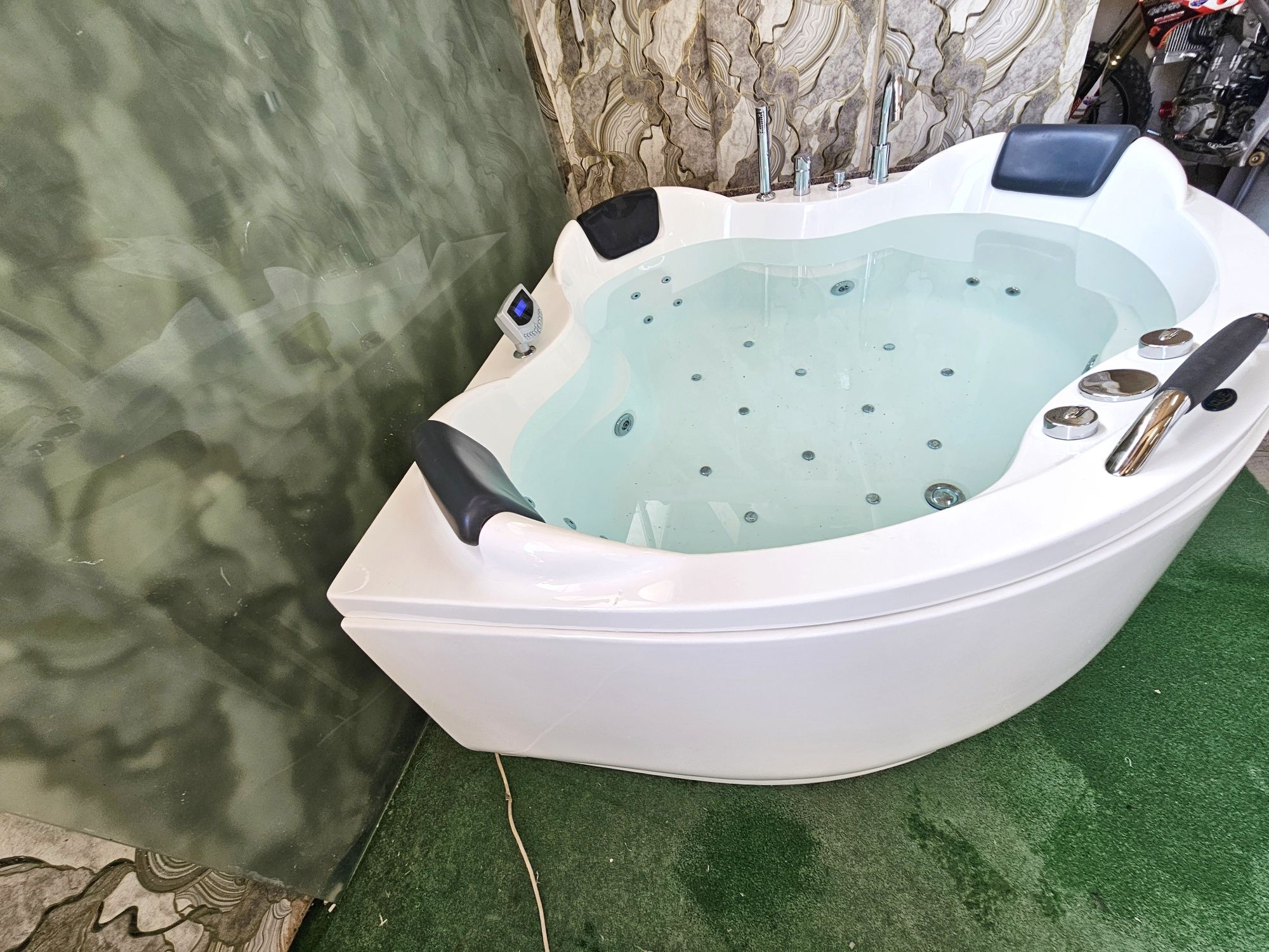 *Spa* Хидромасажна Вана (Джакузи) с Подгрев до 45° 1.45х1.45