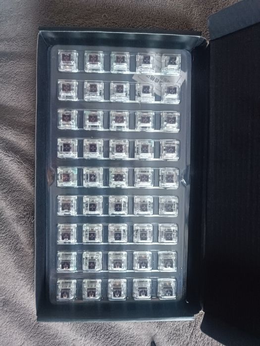 Свитчи коричневые