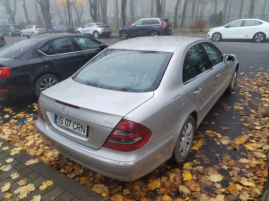 Vând Mercedes Benz E class din 2005, motor 2,2 diesel