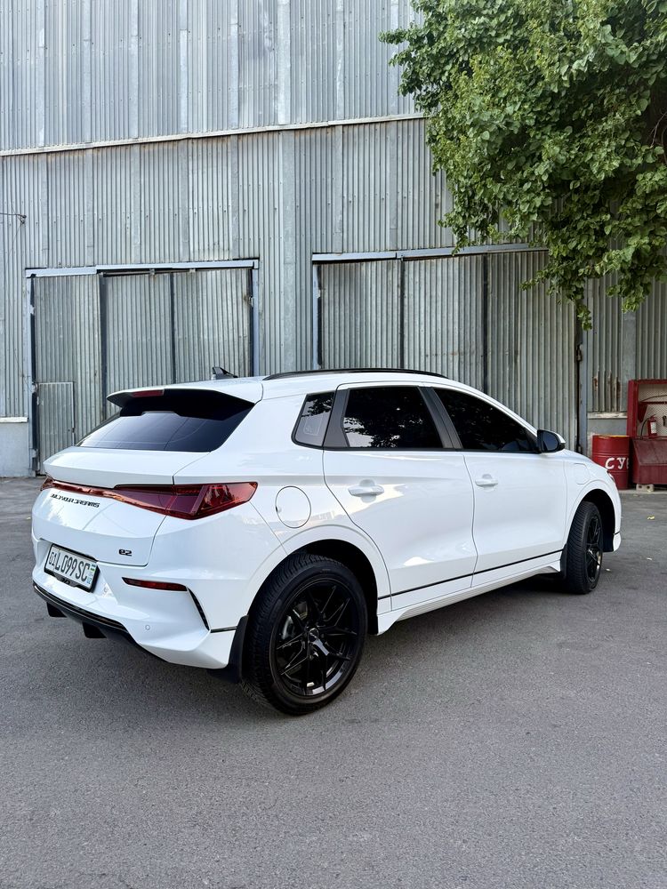 BYD e2 luxury 405