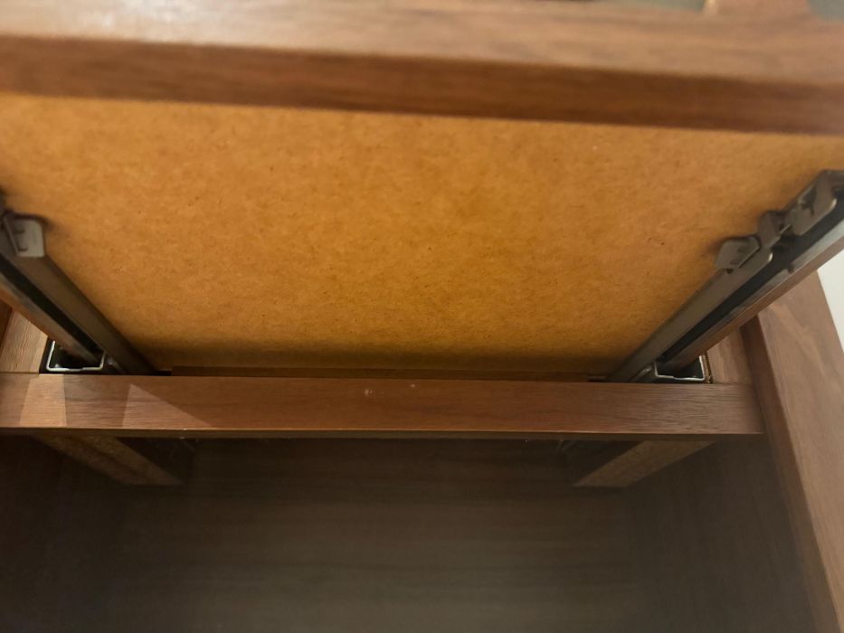 Noptiere cu soft close