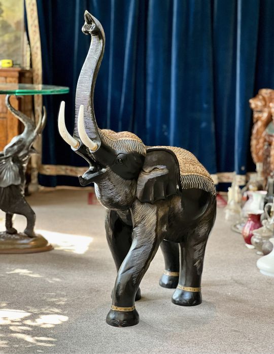 Sculptură in lemn “Elefant” *** vintage / antic / vechi / retro ***