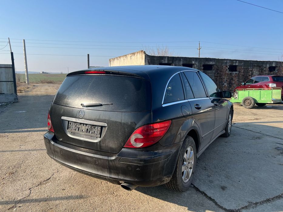 Dezmembrez mercedes r class
