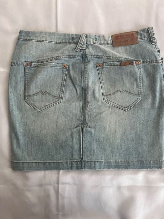 Fusta blugi mini + bluză fără bretele