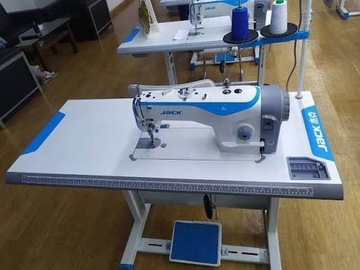 Tikuv mashina va avirlok sotiladi