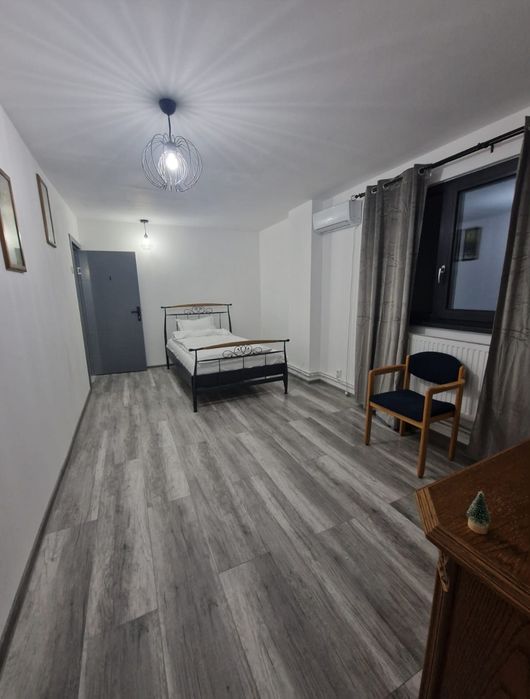 Inchiriez camere Târg Crăciun