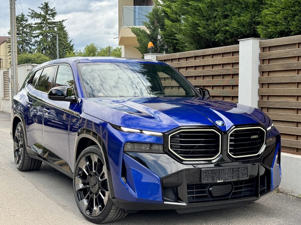 BMW XM 4.4 V8 xDrive 653cp Plug-in hybrid / M-PRO / Sky Lounge / B&W