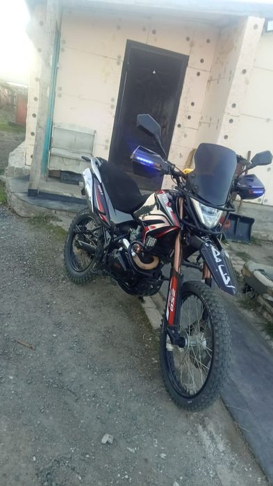 Продам яки 350кубов