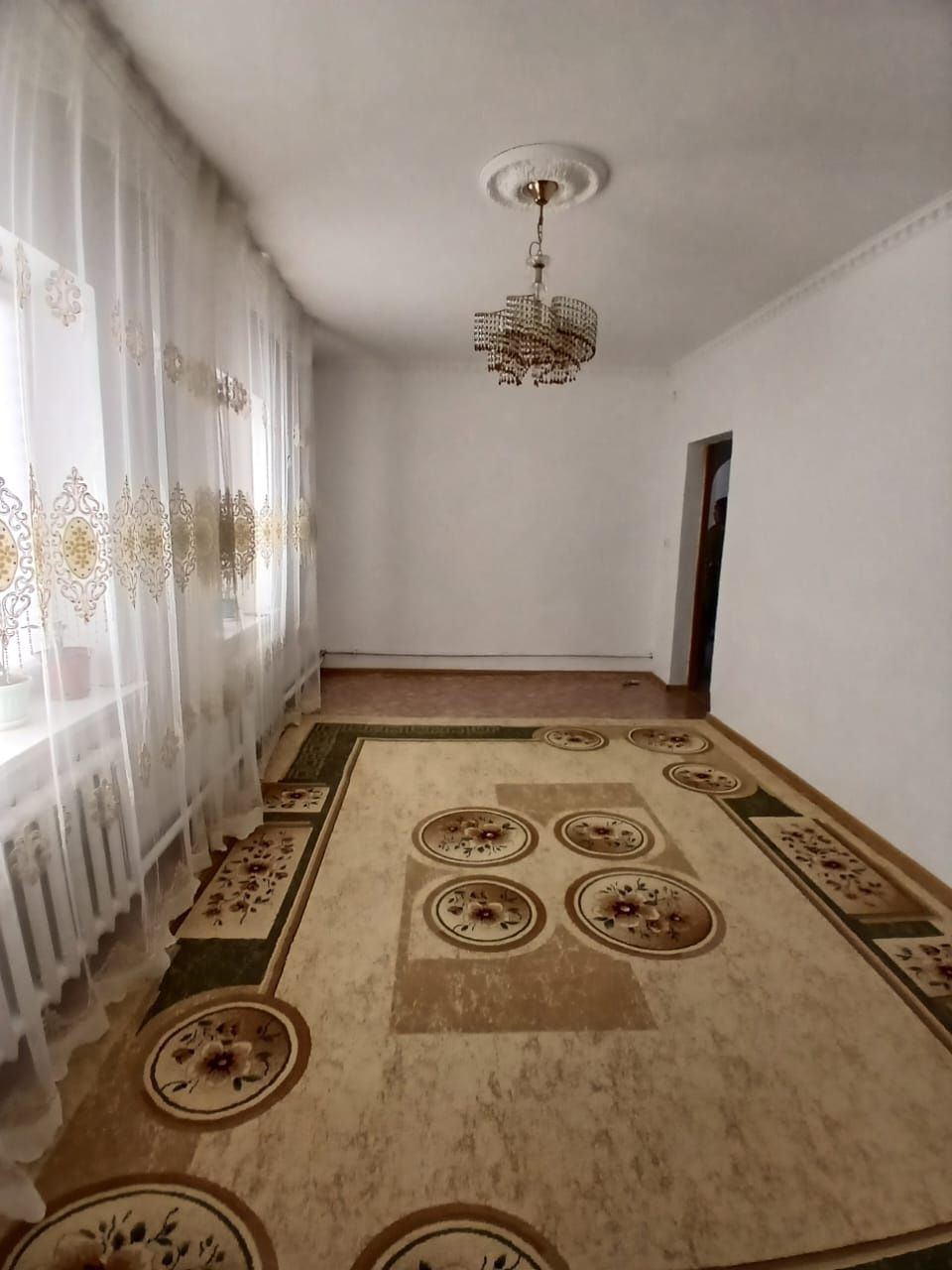 Доссорда уй сатылады