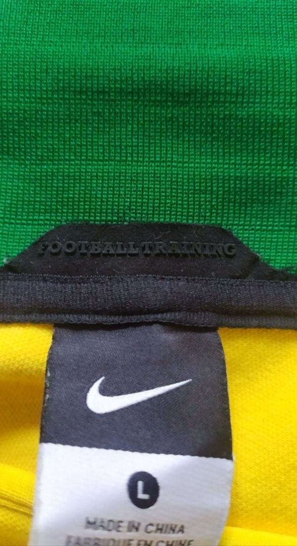 Продам тренировочную куртку сборной Бразилии