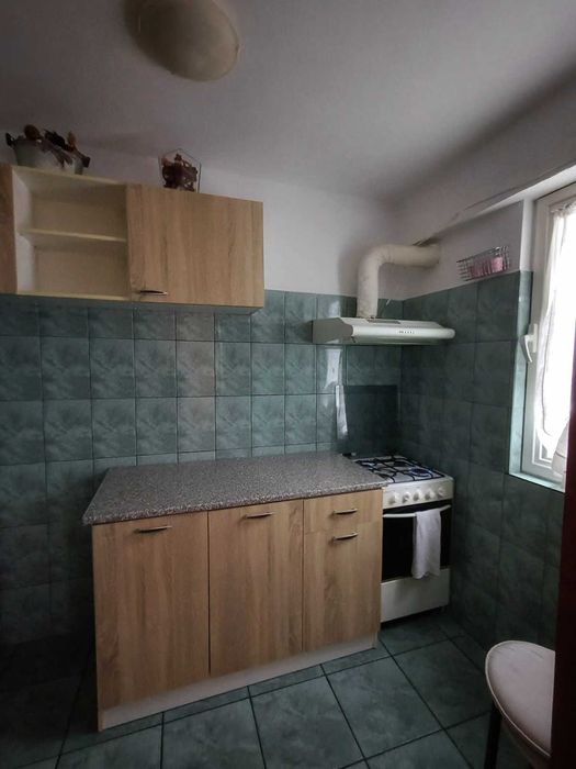 Inhiriez Garsonieră cu loc de parcare         Piața Sudului, București