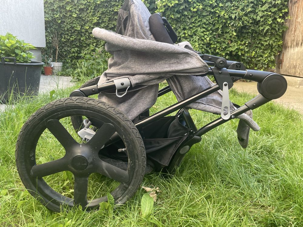 Carucior de alergare / Jogging stroller