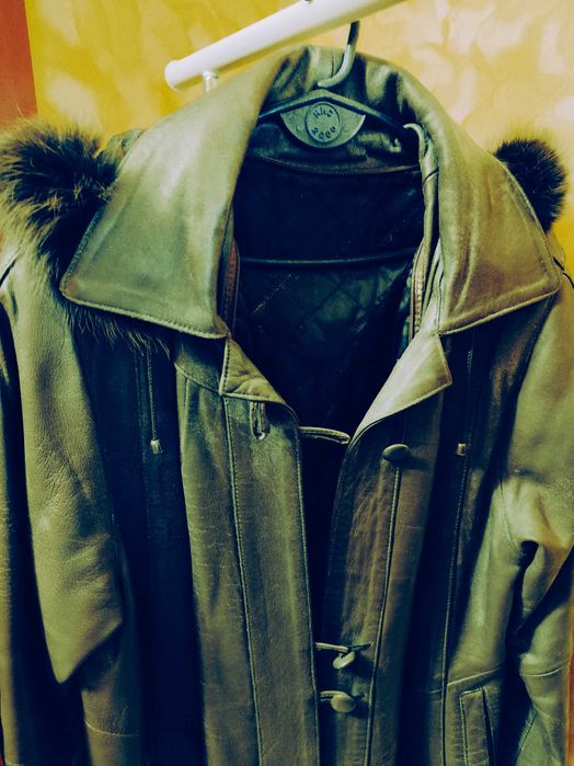 Елегантно дамско кожено яке от естествена кожа цвят бордо